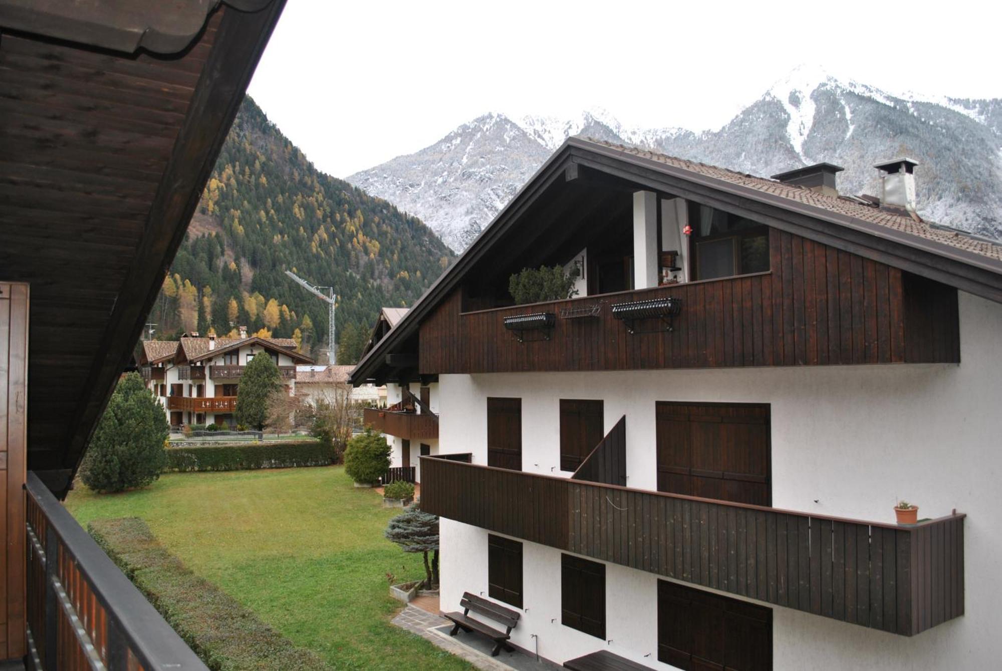 La Pineta - Appartamenti In Villetta Pinzolo Exteriör bild