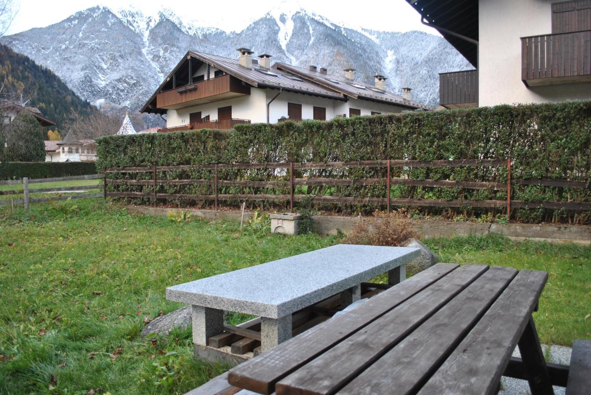 La Pineta - Appartamenti In Villetta Pinzolo Exteriör bild
